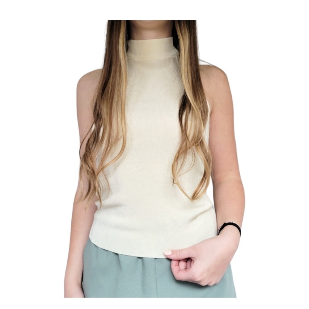 NWT VICI DÈLUC Olivia Sleeveless Turtleneck Knit Top in cream ~ Medium